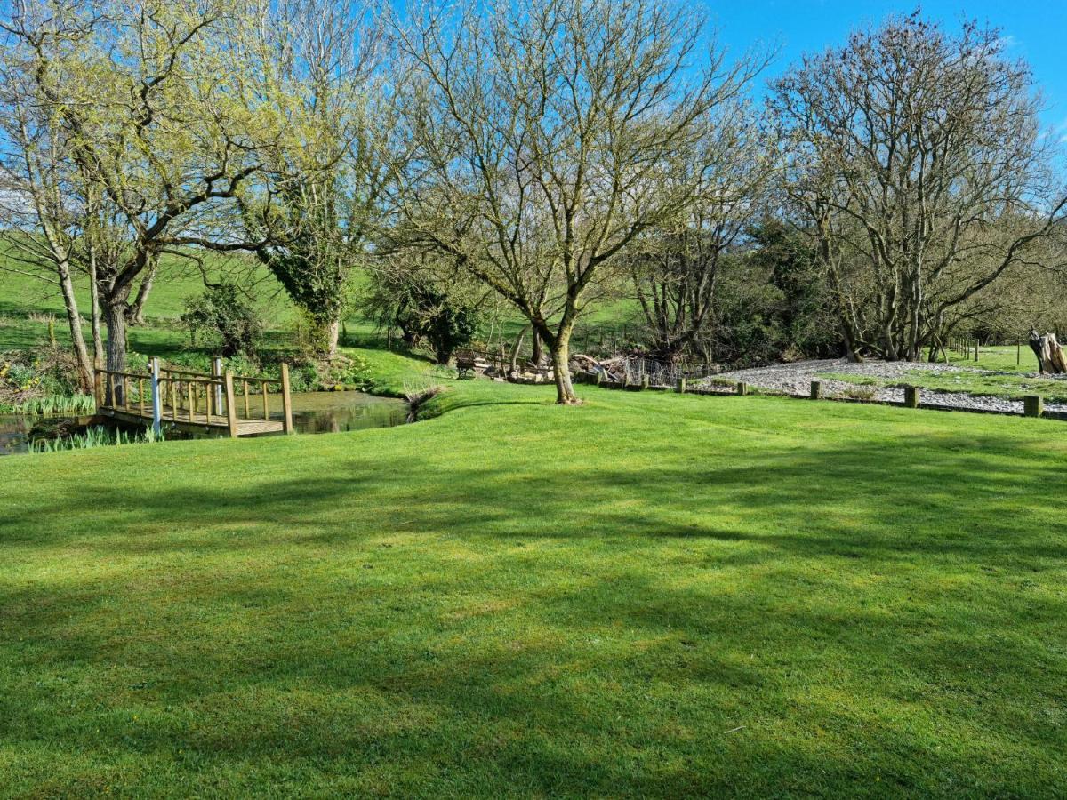 Riverside Cabin In Shropshire Озуэстри Экстерьер фото