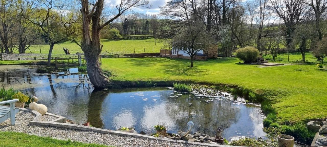 Riverside Cabin In Shropshire Озуэстри Экстерьер фото
