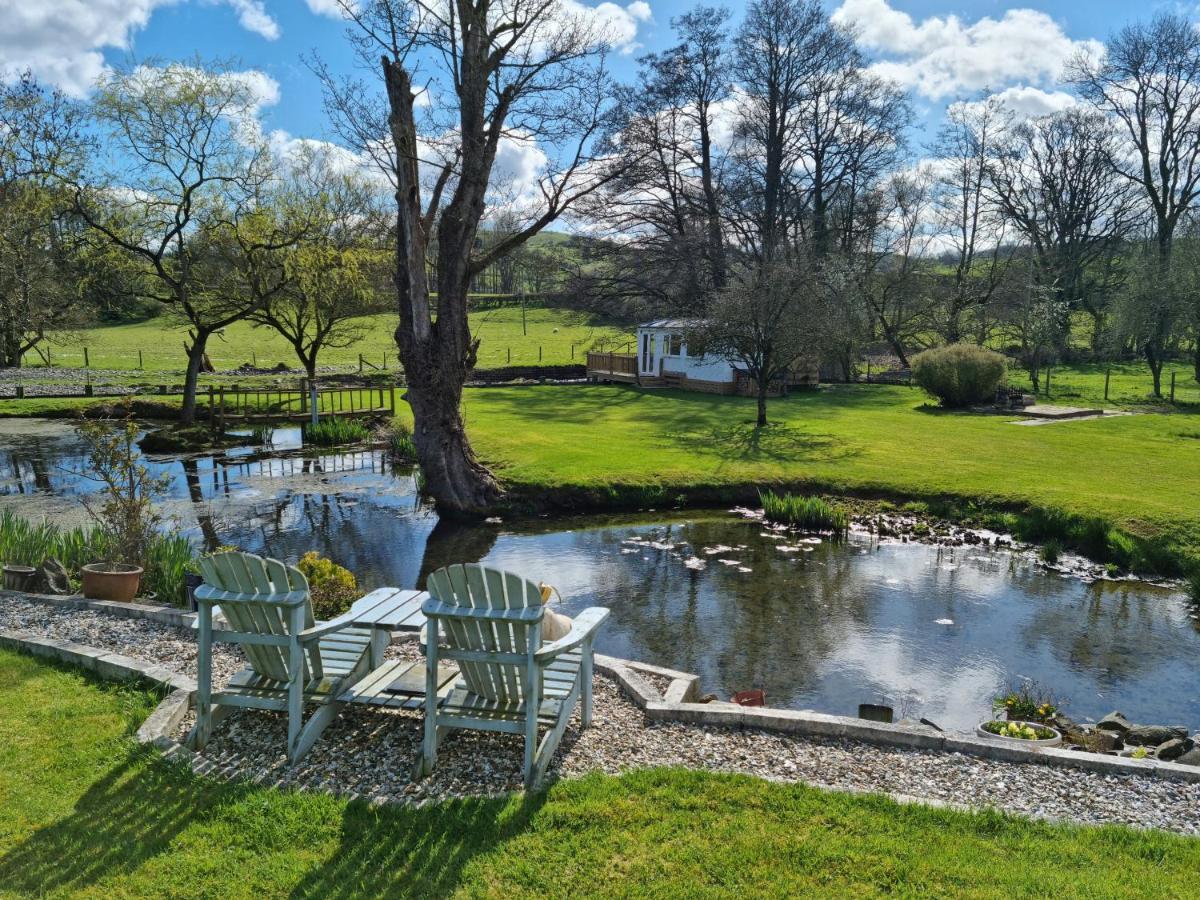 Riverside Cabin In Shropshire Озуэстри Экстерьер фото